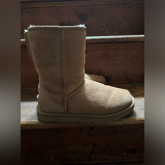 USED UGGS NEED TLC - Picture 9 of 11